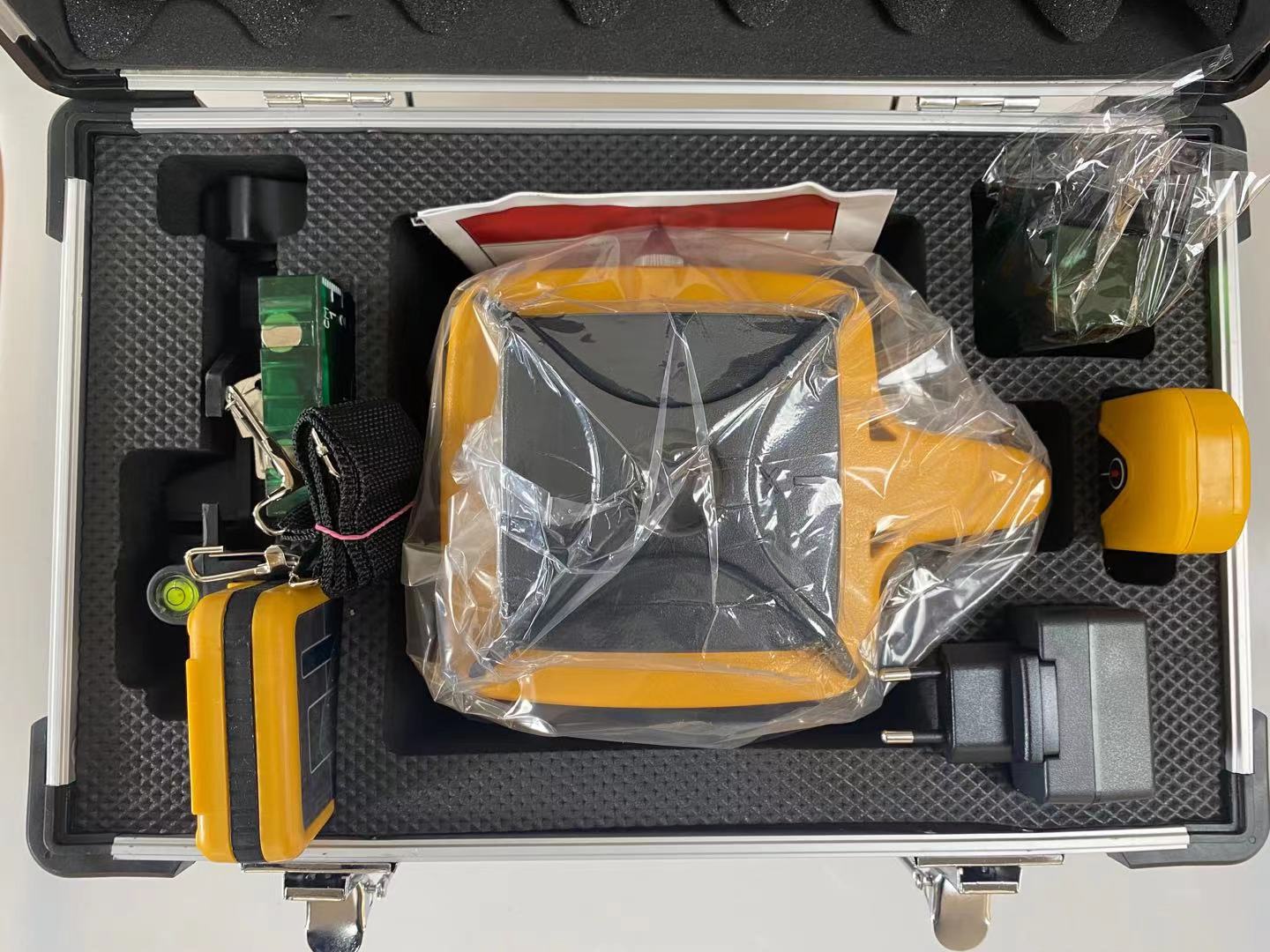 高精度自動電子セルフレベリング360ロータリーレーザー、3D - Rotary Laser Level 500M Range のレビューと価格